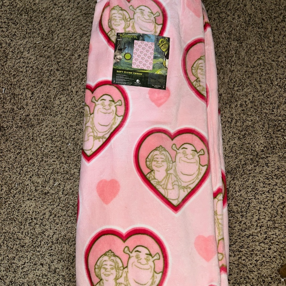 DreamWorks Shrek Valentine’s Throw